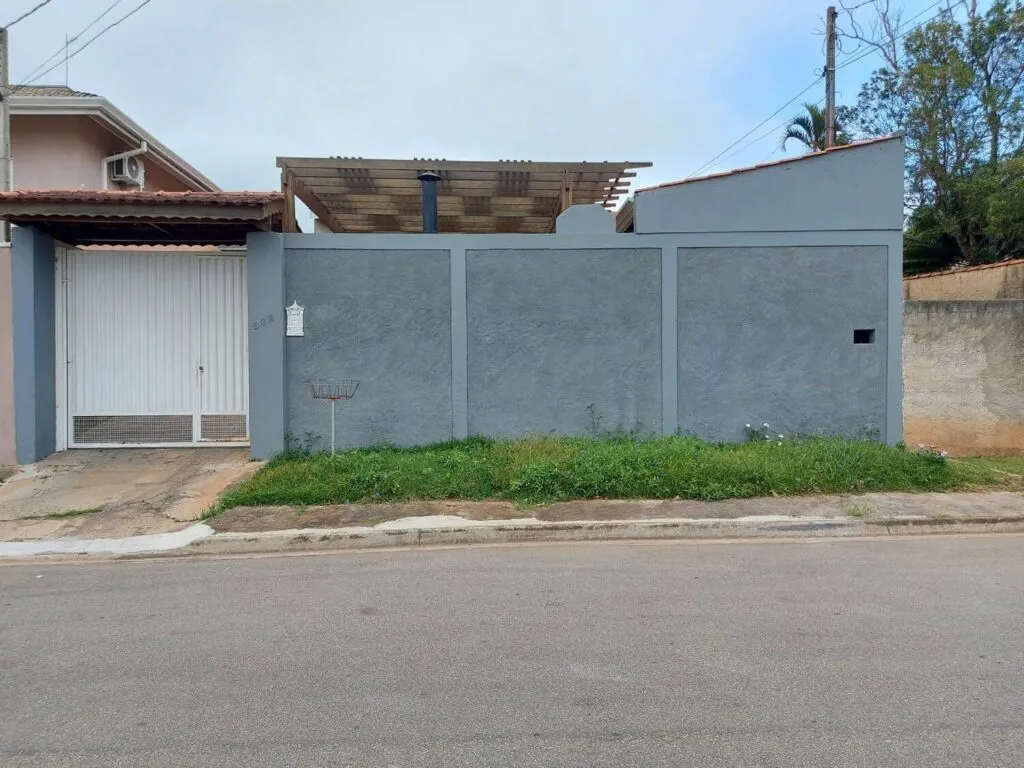 Casa térrea com 3 dorm no Jardim dos Pinheiros, Atibaia