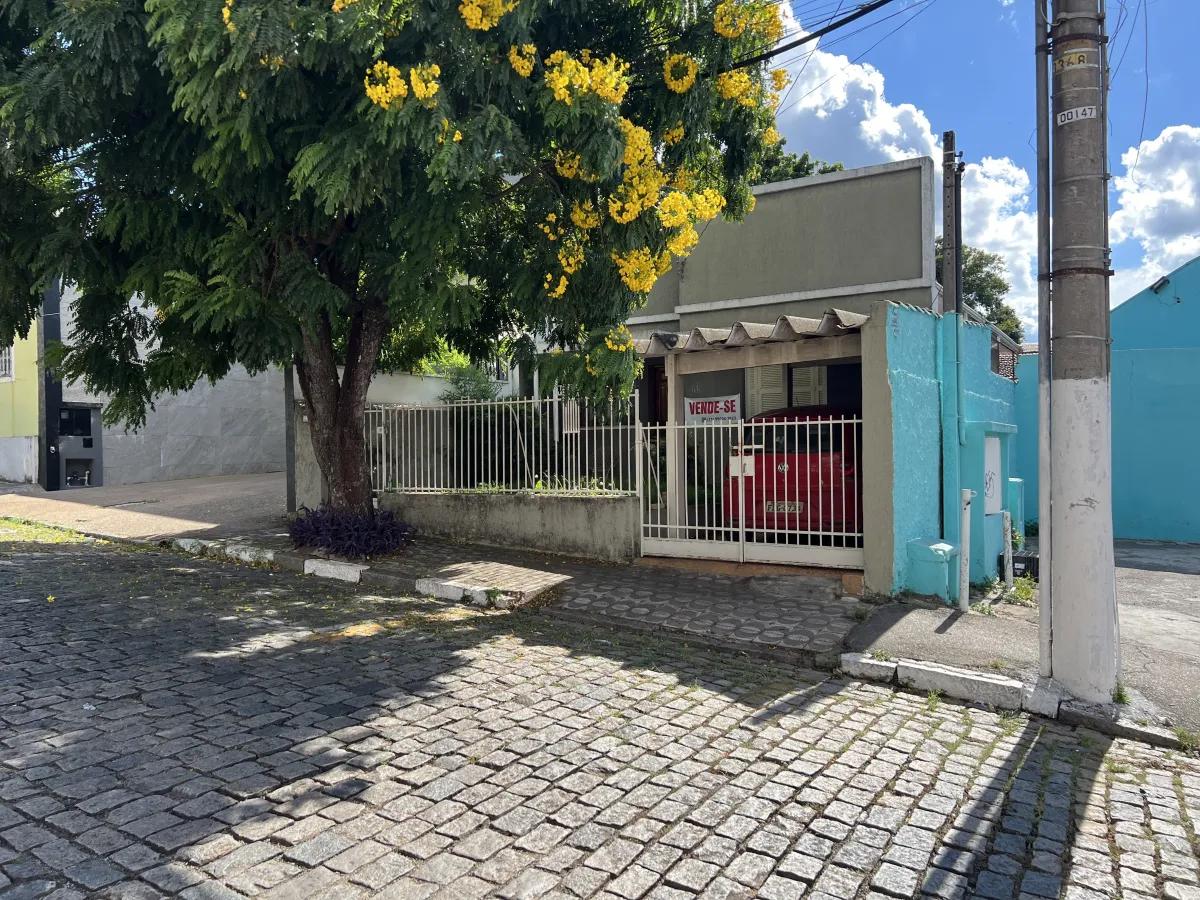 Casa Térrea Com 2 Dorm e Edícula no Centro de Atibaia