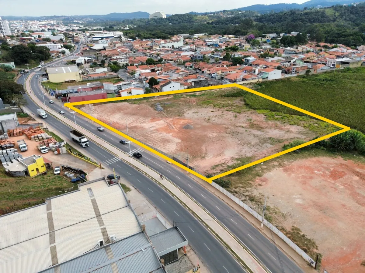 Terreno de 9000m² na Av. Jerônimo de Camargo, Atibaia