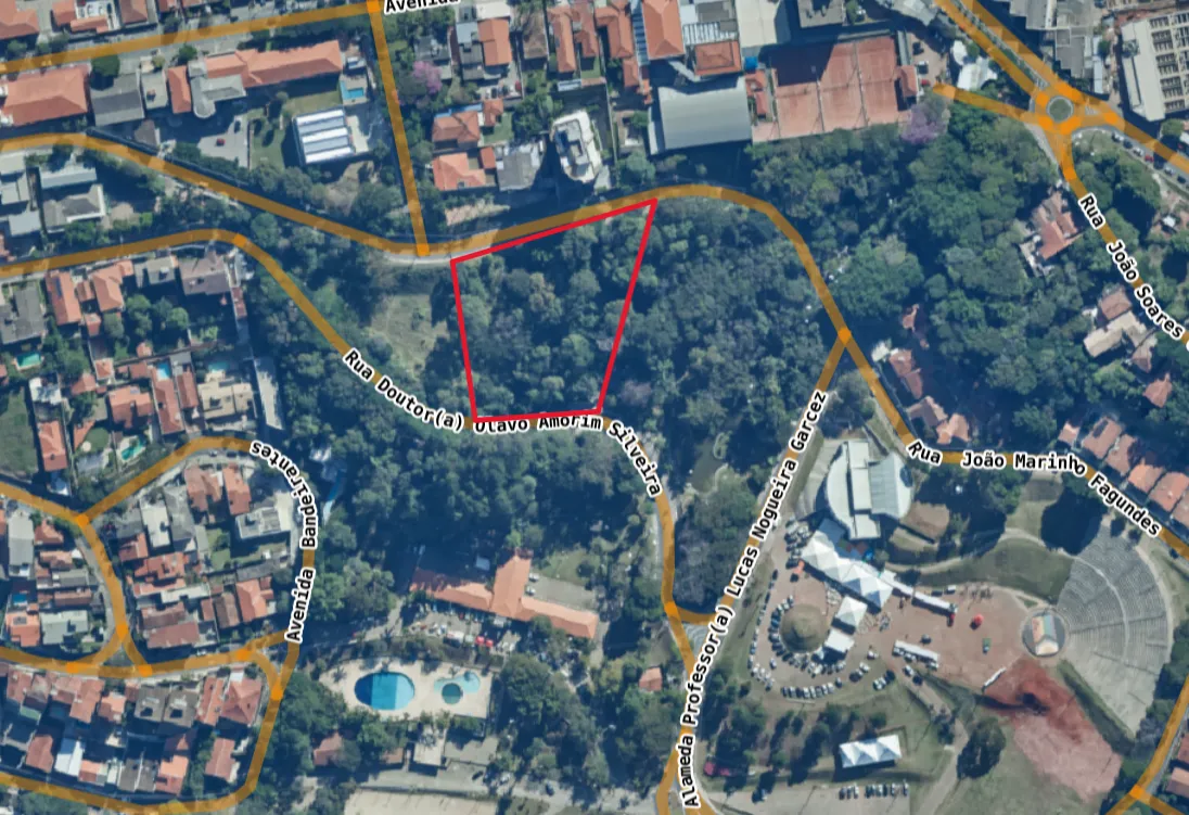 Terreno com 5400m² no Centro de Atibaia