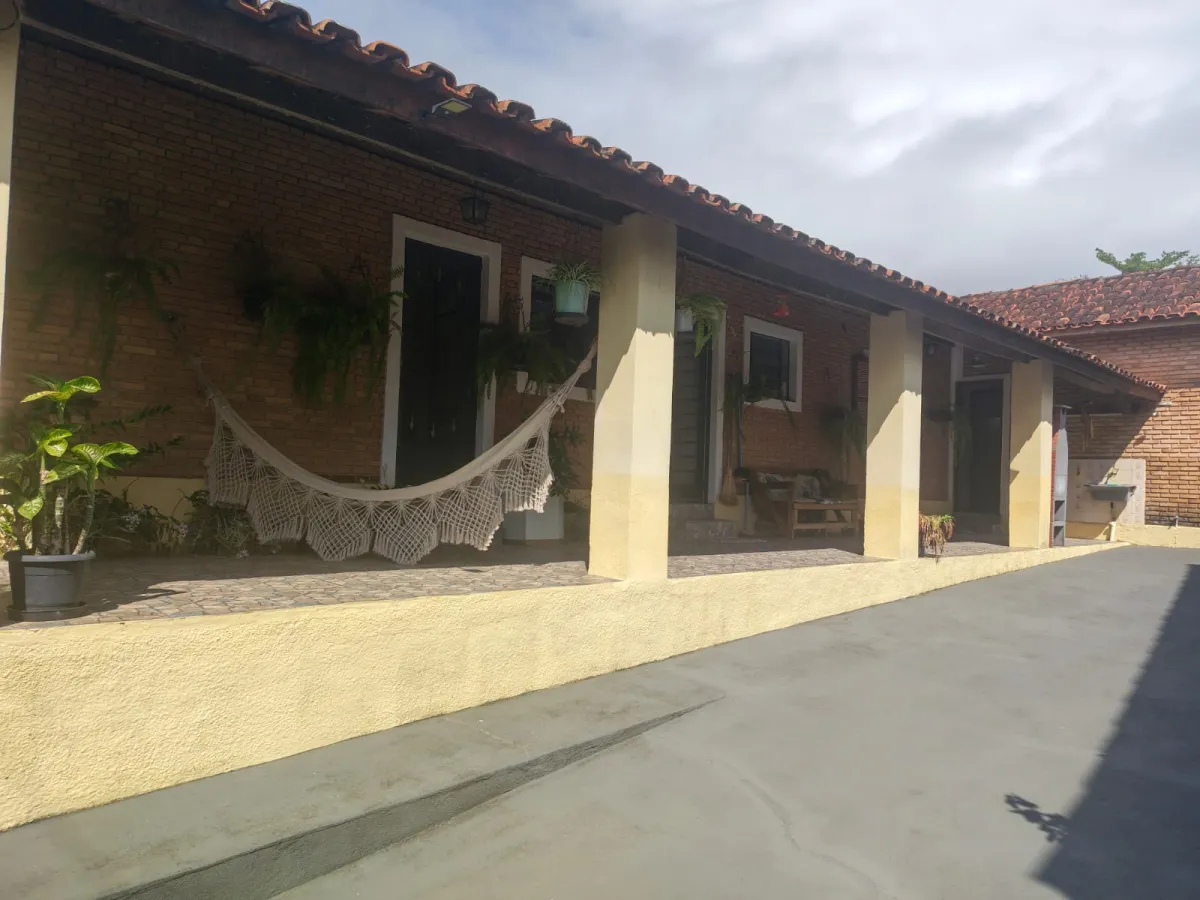 Casa no Jardim dos Pinheiros em Atibaia